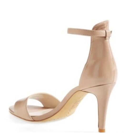 ✨Vince Camuto Court Nude Strappy Leather Sz 6 Heels✨ - Picture 2 of 16